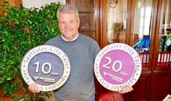 Quiz der 1.000 Fragen Bürgermeister Gerhard Köfer freut sich schon auf ein spannendes Quiz-Monat in Radio Kärnten. Im Februar gibt es beim „Quiz der 1.000 Fragen“ Spittaler City-Taler im Wert von 7.300 Euro zu gewinnen