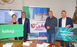 Breitband-Ausbau Spittal Pressekonferenz Kooperationspartner in Sachen Breitbandausbau: Petra Rodiga-Laßnig (Bereichsleiterin Kelag-Connect), Christoph Staudacher (Stadtrat für Infrastruktur), Bürgermeister Gerhard Köfer, und Kelag-Vorstand Reinhard Draxler (von links)
