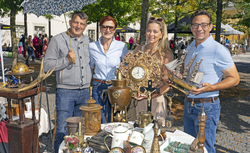 Vintage- und Antiquitätenflohmarkt Edin Ticevic, Tatjana Schellander, Stadtmarketing-Ausschussobfrau GR Evelyn Köfer und Gerhard Briggl vom Stadtmarketing (von links)