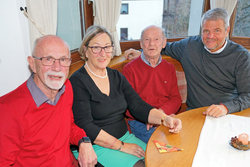 100. Geburtstag Johann Traar Der rüstige Jubilar Johann Traar (2. v. r.) mit Schwiegersohn Erhard Egarter, Tochter Helgard Egarter und Bürgermeister Gerhard Köfer