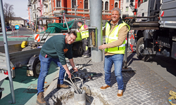 Ampeln Demontage Bürgermeister Gerhard Köfer (rechts) und Wirtschaftshof-Leiter Helmut Schusteritsch
