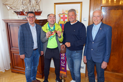 Special Olympics Markus Oberwinkler Sportstadtrat Christoph Staudacher, Markus Oberwinkler, Bürgermeister Gerhard Köfer und Manfred Oberwinkler (von links)