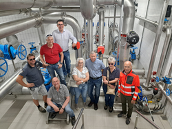 WVA Gmeineck und Trinkwasserkraftwerk Ausschuss Der "Ausschuss für Wasserversorgung, Abwasserbeseitigung, Wasserbau, Digitalisierung, Straßenbau, öffentliche Beleuchtung" besichtigte die Wasserversorgungsanlage Gmeineck und das Trinkwasserkraftwerk